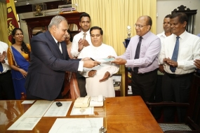 සෑම වෘත්තිය සමිතියකටම අවශ්‍ය වන්නේ නායකත්වය  ලබාගන්න-- ප්‍රවාහන හා සිවිල් ගුවන් සේවා අමාත්‍ය  