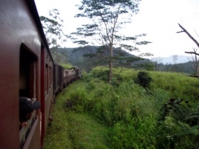 උඩරට දුම්රිය මාර්ගයේ අවදානම් ස්ථාන ආරක්ෂා කිරීමට පියවර