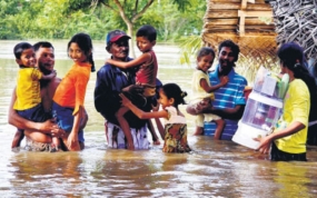 ගංවතුරෙන් අවතැන් ජනතාවට කඩිනම් සහන