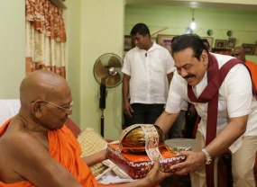 President Visits Ven. Galtamwatte Chandrajothi Thero 