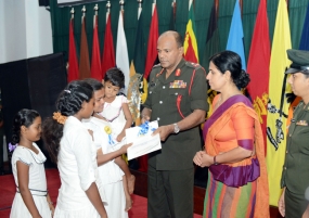 යුද හමුදා සේවා වනිතා ශාඛාවෙන් රණ විරුවන් වෙත පරිත්‍යාග