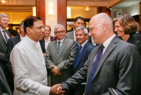 ජනපති විදේශ තානාපතිවරු හා කොමසාරිස්වරු හමුවේ